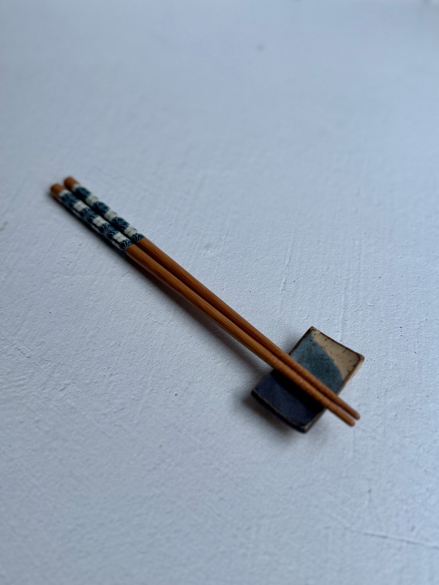 Indigo chopstick holder